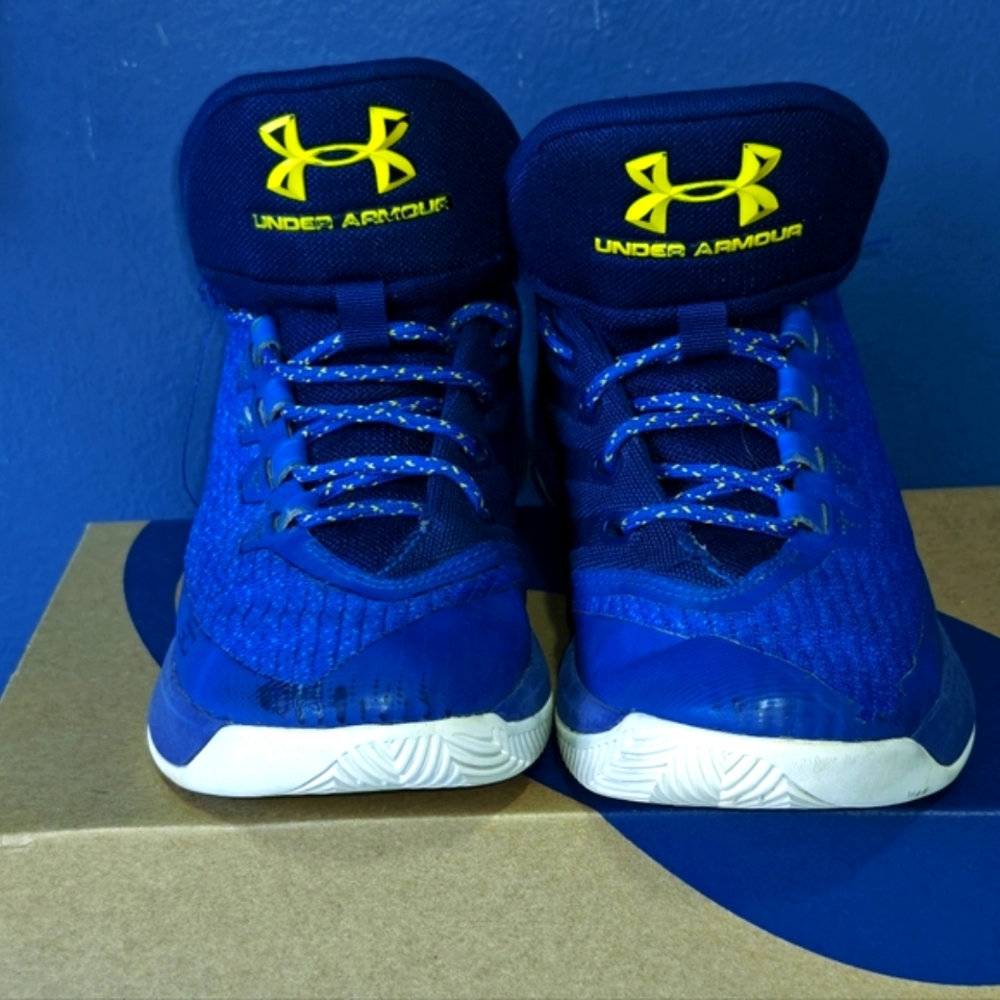 Under Armour High tops- Basketball -size 5.5